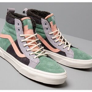 NWOB VANS Woman’s SK8-HI 46 MTE DX -color way Crème de menthe/ Obsidian Size 6.5